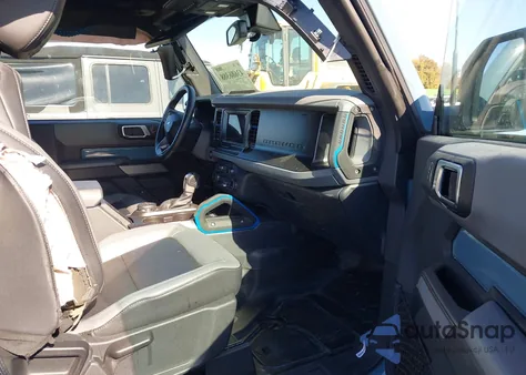 2023 Ford Bronco Black Diamond z USA, uszkodzony, nr VIN 1FMDE5CH3PLB49797